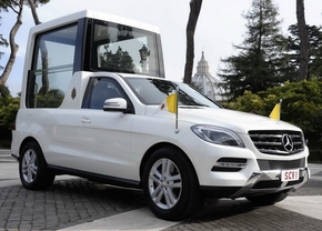 Mercedes ML pausmobiel pontifex resigns