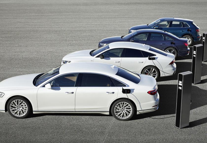 audi-groupshot_e-tron_open_air