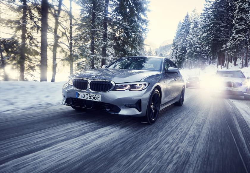 bmw plug in 2019 range