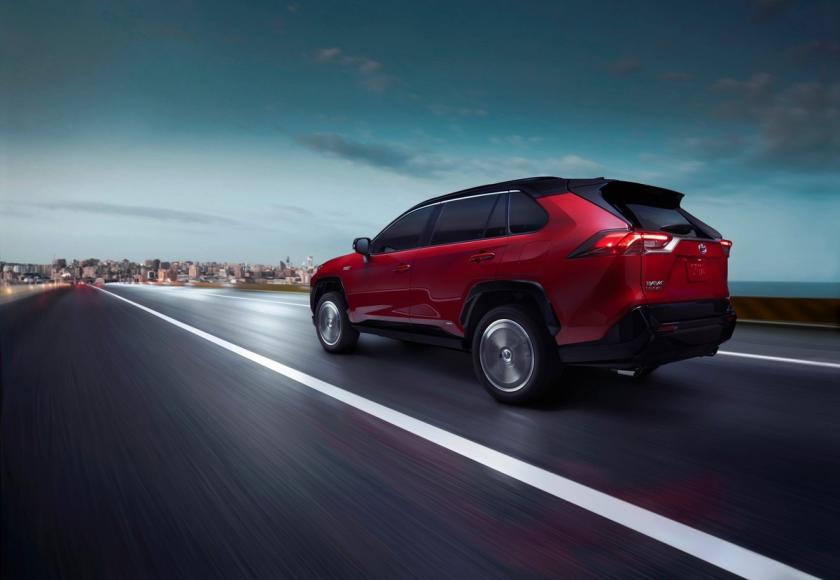 toyota-rav4-pluginhybrid_2021