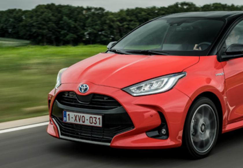 Toyota Yaris HSD 2020 review rijtest video