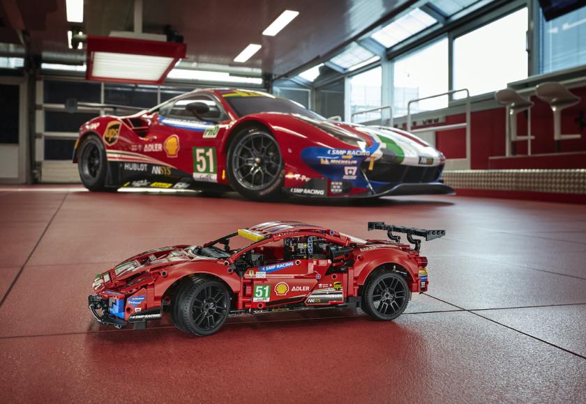 Lego Technic Ferrari 488 GTE AF Corse 51