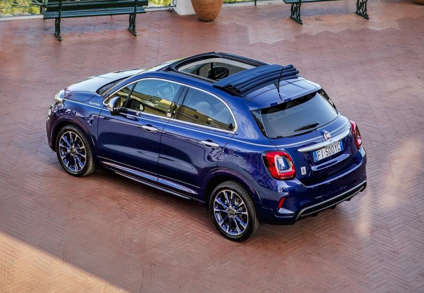 Fiat 500X yachting