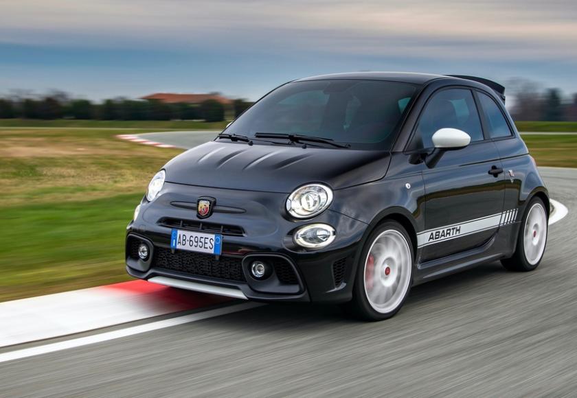 Abarth 695 Esseesse 2022