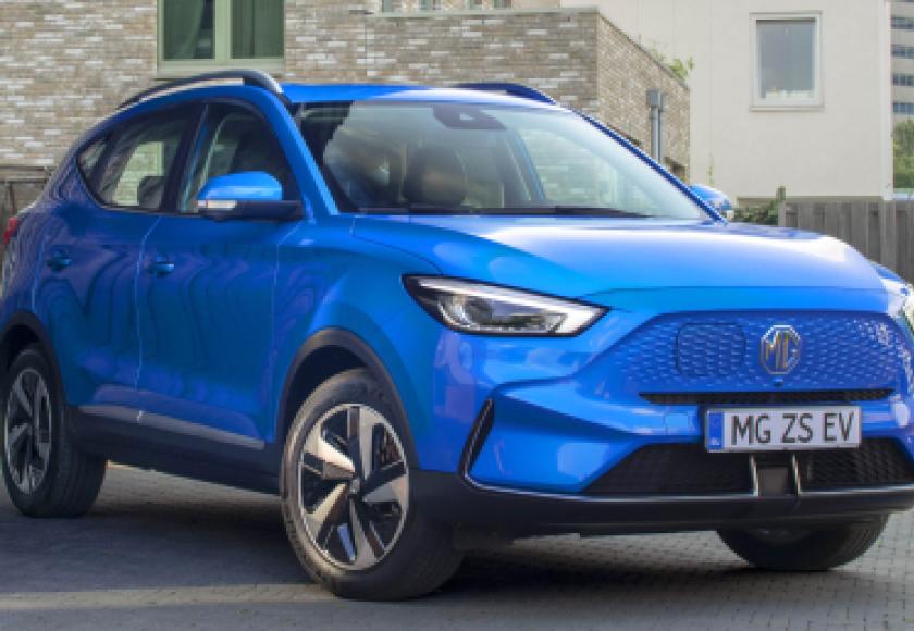 MG ZS EV Standard Range Longe Range facelift rijtest 2022