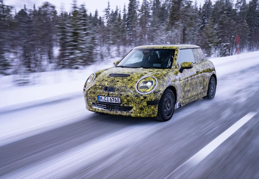 Mini 3-Door winter teaser 2022
