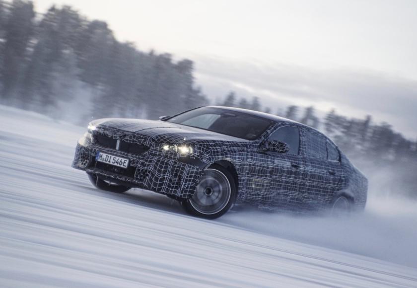 BMW i5 wintertest teaser 2023