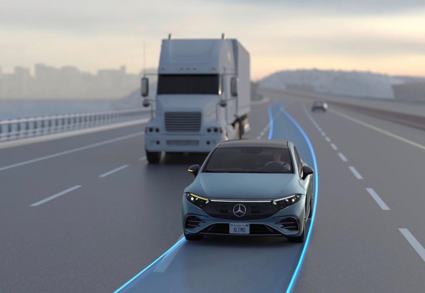 Mercedes autonome rijstrookwissel 2023