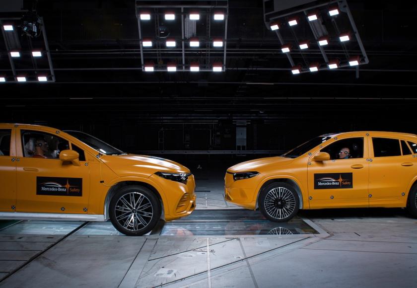 Mercedes EQA EQS SUV Crash Test 2023