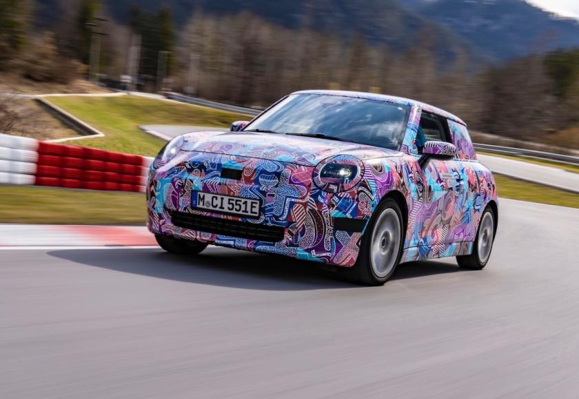 Mini Cooper SE teaser 2023