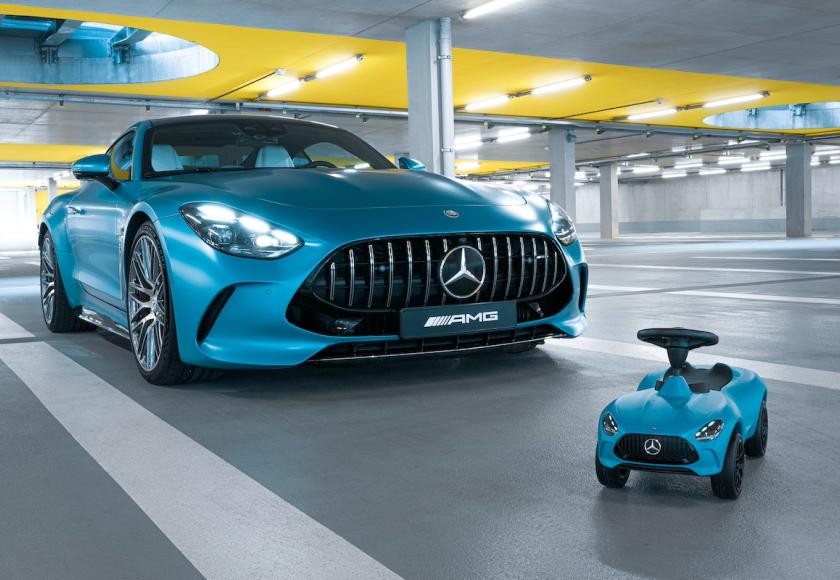 Koop een bijpassende kinderauto voor je nieuwe Mercedes-AMG GT