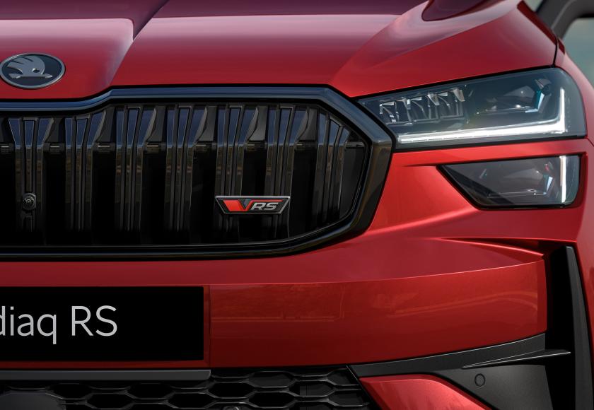 Dit is waarom Skoda’s RS-modellen ‘vRS’ op hun logo’s hebben