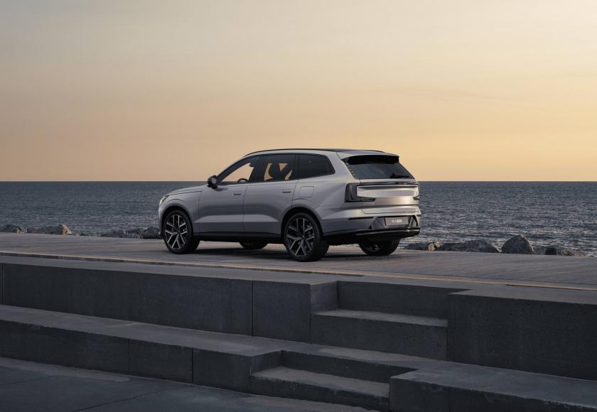 Volvo EX90 2026