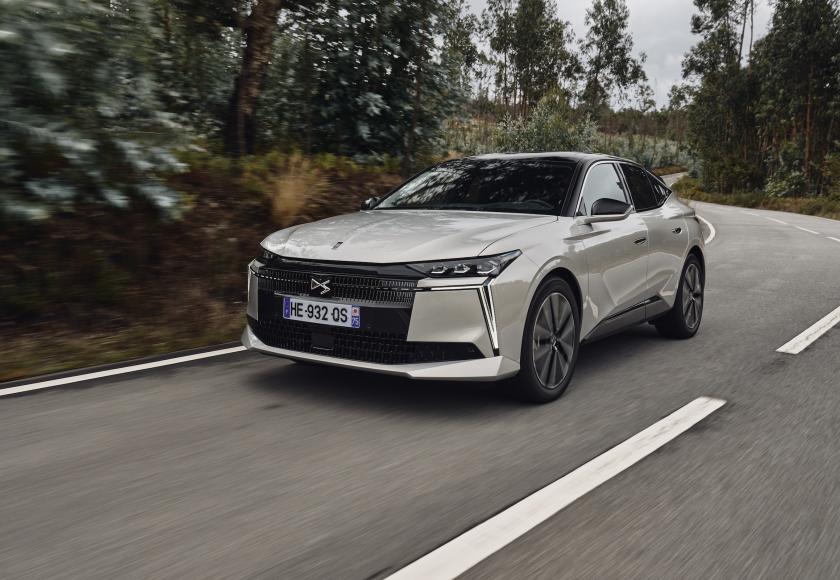 DS N°4 E-Tense getest - Eindelijk relevant als EV? (2026)