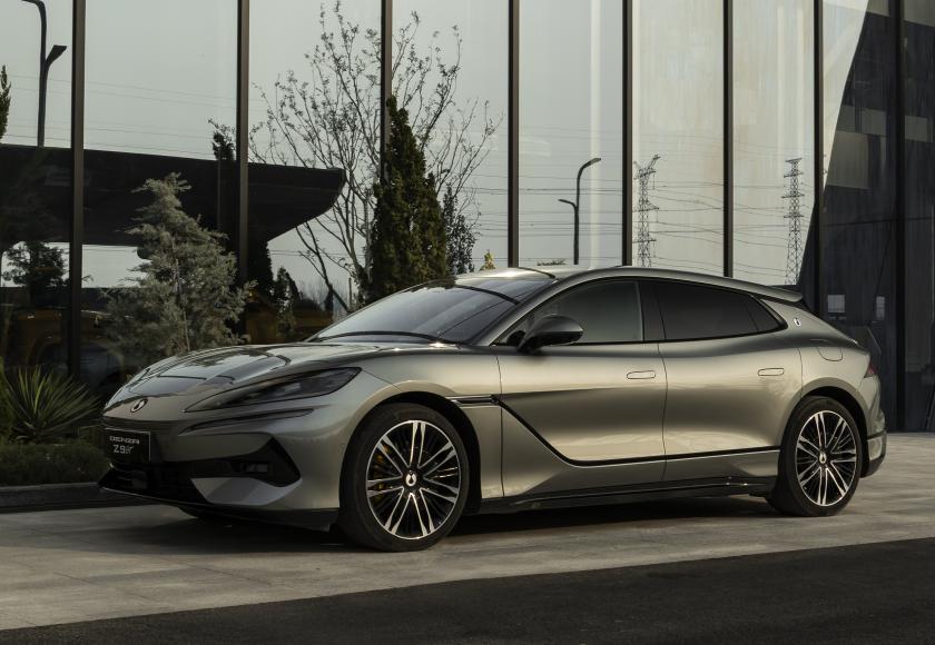 BYD's luxemerk Denza wil Europese merken pesten waar het echt pijn doet: je maandbedrag