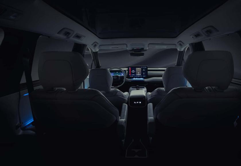 Goed nieuws samengesteld gezin: Toyota komt met nieuwe giga-EV!