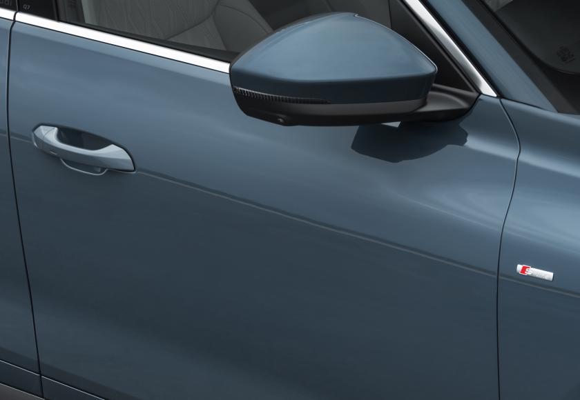 New Audi Q7 teaser 2026