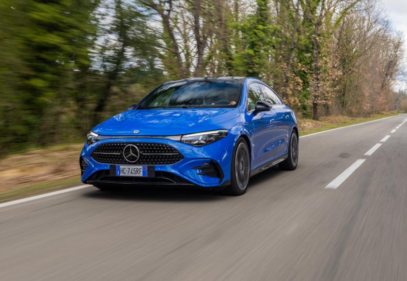 Premier essai : Mercedes CLA Hybrid – Aussi 'Car of the Year' avec moteur essence ? (2026)