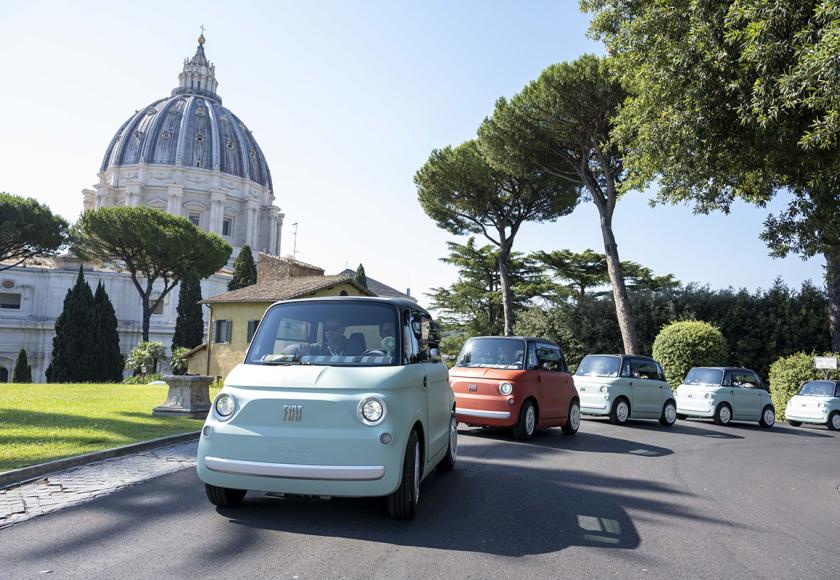 Vaticaan gaat elektrisch met 20 Fiats Topolino