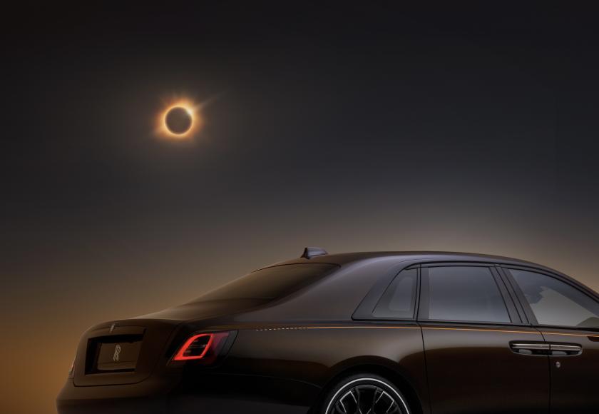 Dans cette voiture, vous pouvez observer une éclipse solaire sans lunettes spéciales