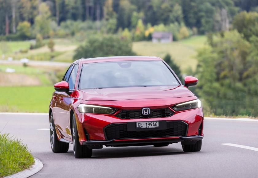 Honda Civic e:HEV getest: petje af? + video (2026)