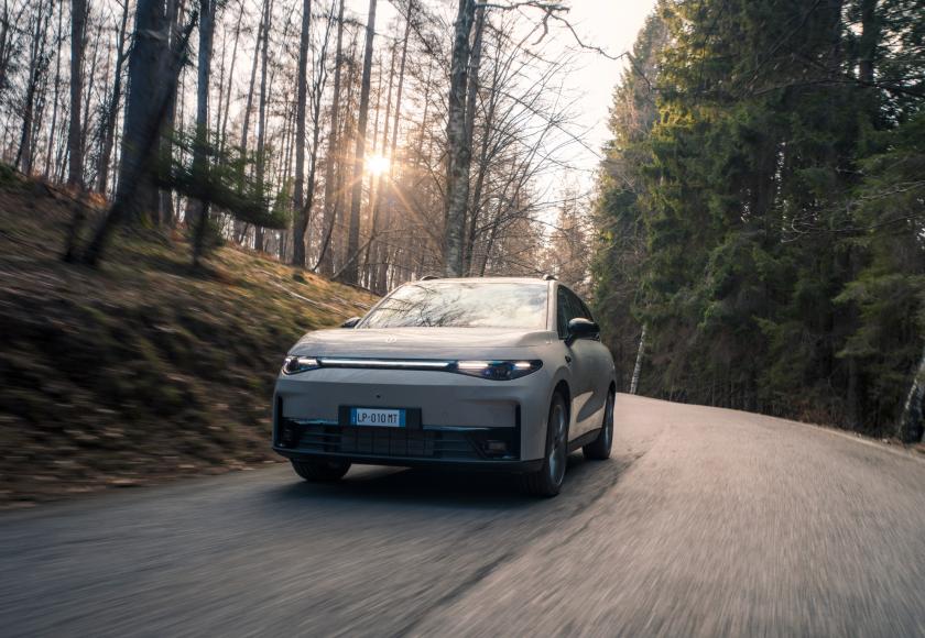 Leapmotor C10 krijgt grote update: meer pk's, meer bereik en eindelijk draadloze CarPlay
