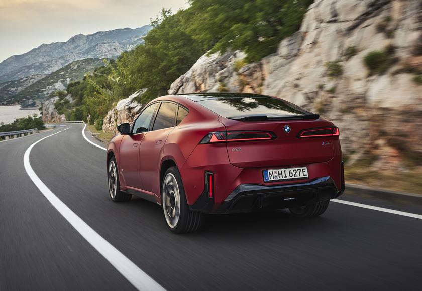 BMW iX4 is hier met minder dak en meer rijbereik (2026)