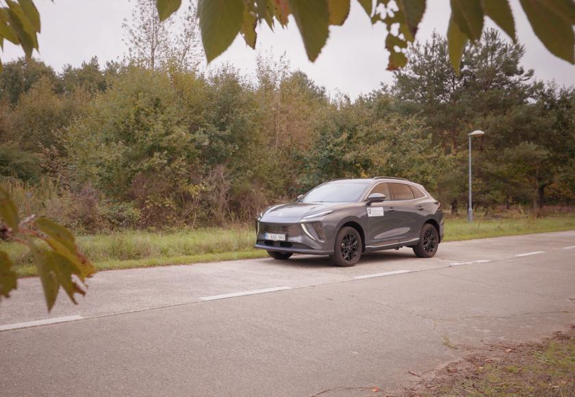 Forthing Friday REEV getest - tot 1.200 km range! (maar wil je ook zo lang in deze auto zitten?)