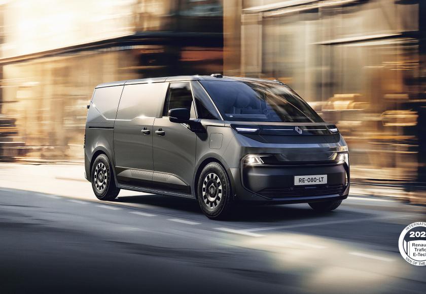 Renault kleeft prijs op nieuwe Traffic E-Tech (die onlangs werd uitgeroepen tot Van of the Year)