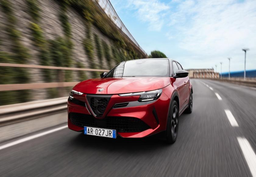 Alfa Romeo Junior gaat voor premium met vernieuwd interieur na update (2026)