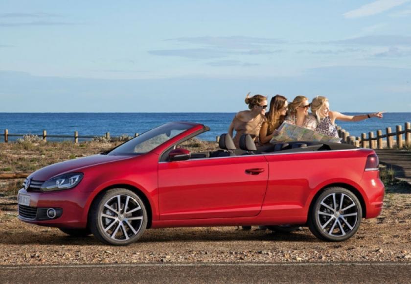 Kylie Minogue is blij met haar VW Golf Cabrio