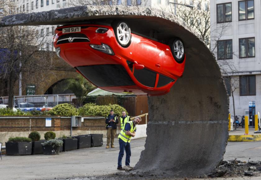 opel-corsa-ondersteboven_01