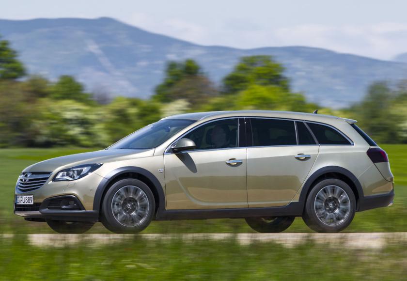 Opel Insignia Country Tourer bindt strijd aan met Volkswagen Passat Alltrack