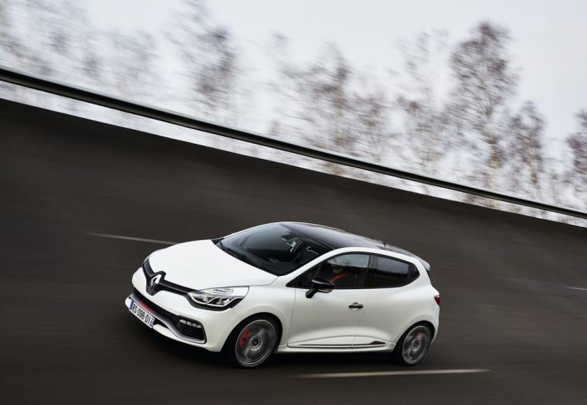 renault-clio_rs_220_trophy_edc_02