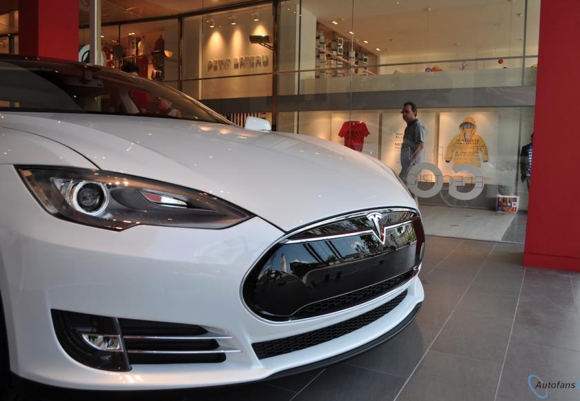 Tesla-Model-S