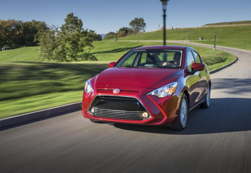 toyota-yaris-sedan-canada_01