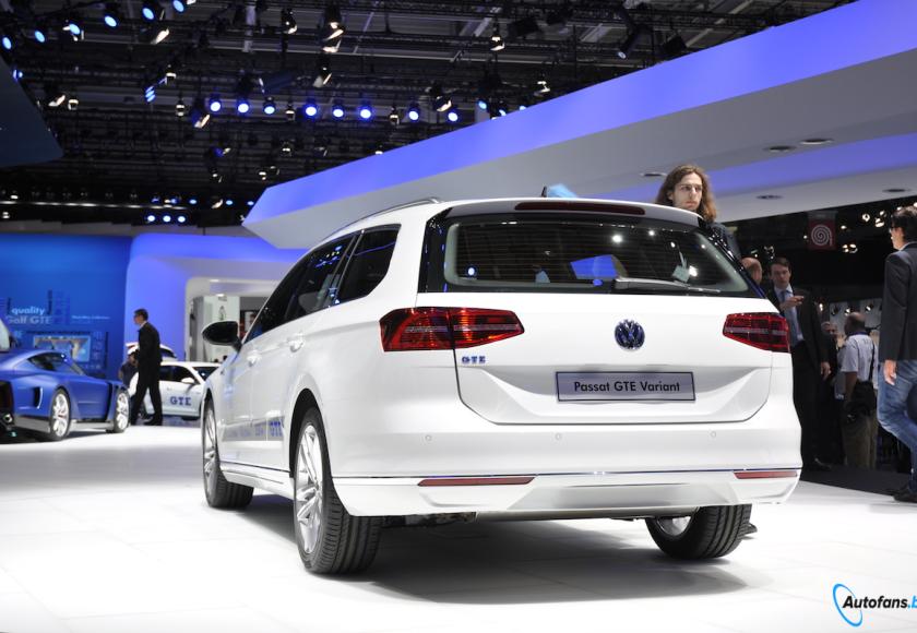 volkswagen-passat-gte-parijs-2014_02