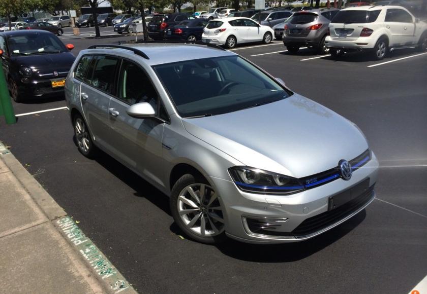 Volkswagen-golf-gte-variant_01