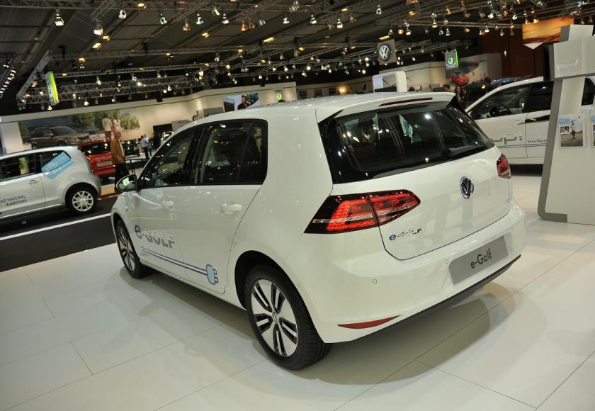 volkswagen-egolf-2014-3_b