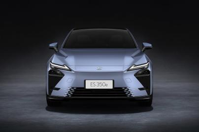Lexus ES 2025