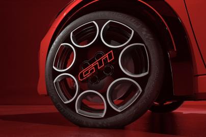 Peugeot E-208 GTi 2025