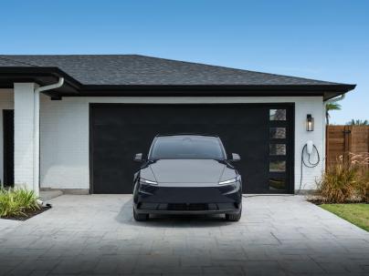Tesla Model Y Standard 2026