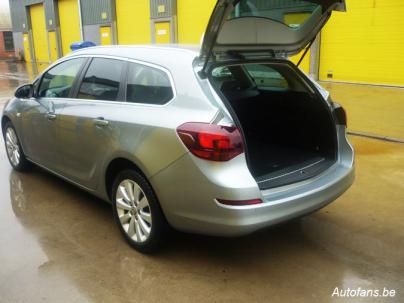 Rijtest-Opel-Astra-Sports-Tourer-cdti-47