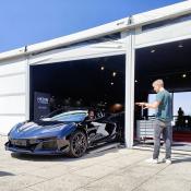 Corvette Z06 van Hedin op ACCE 2025 stand inrijden